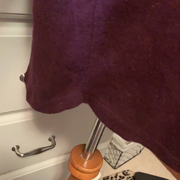 Jennifer Lopez wine color soft tunic jewel sweater - Picture 5 of 12